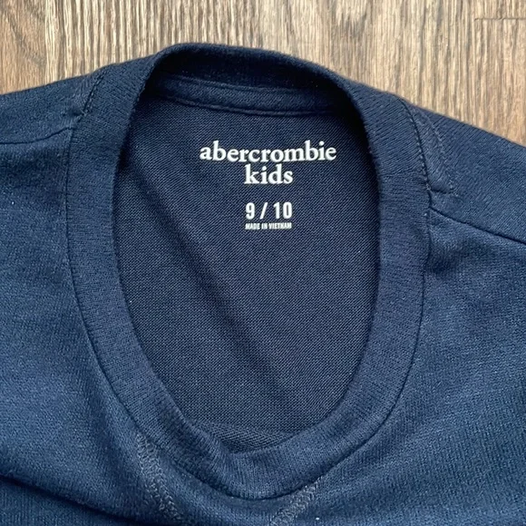 Abercrombie Kids boys lot of 2 long sleeve tee and joggers size 9-10 EUC - Picture 3 of 5